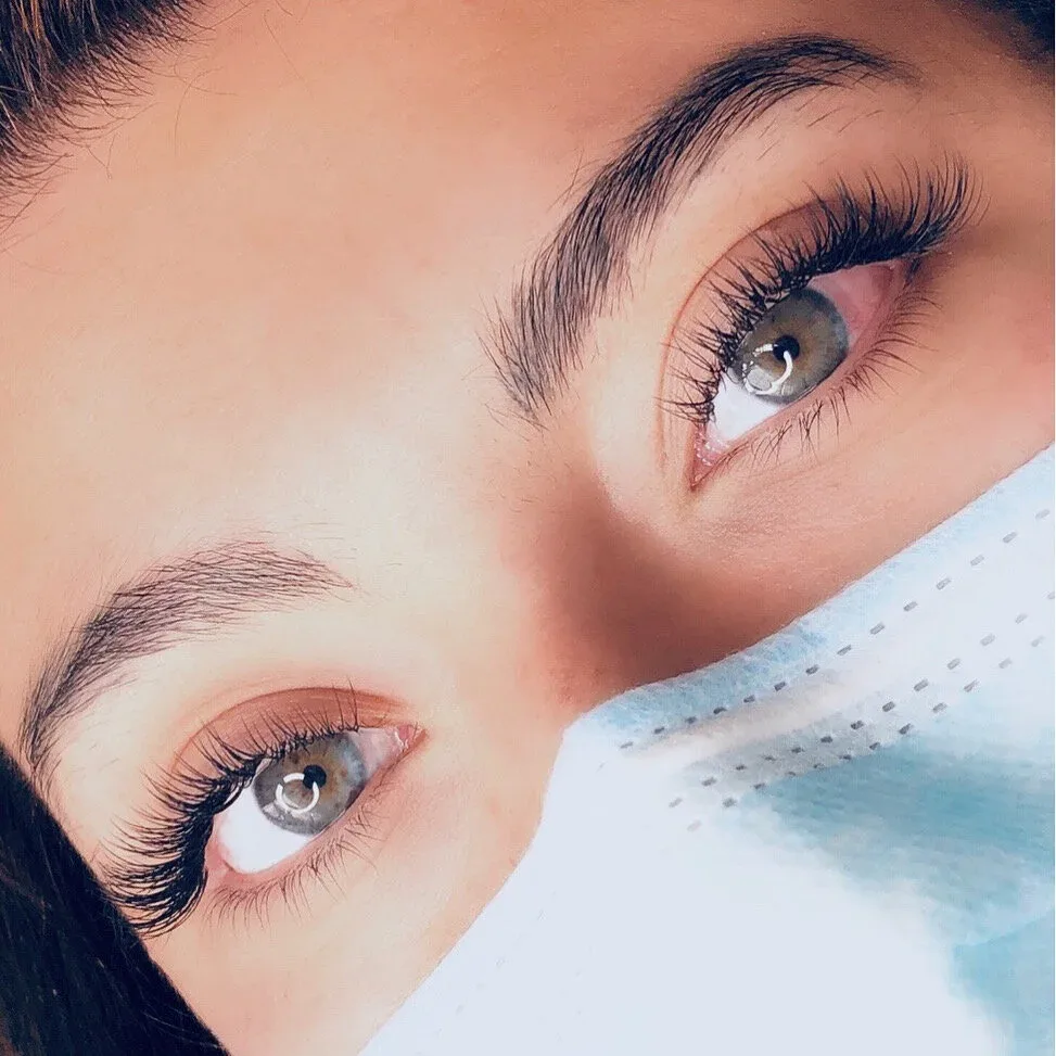 Close-up of lash detail